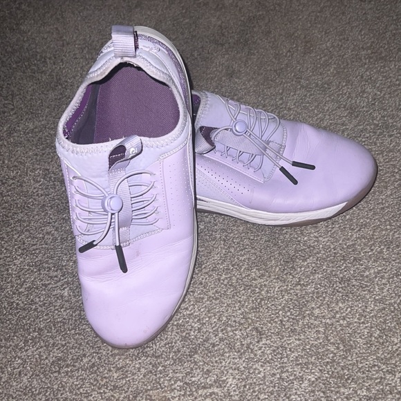 Nursing shoes - Picture 2 of 3